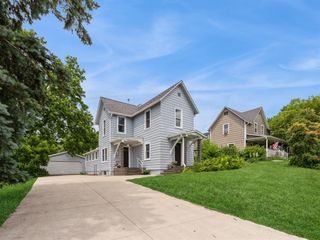 324 9th Street, West Des Moines, IA 50265