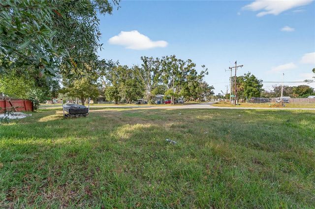 1104 W COLLEGE AVENUE, Ruskin, FL 33570