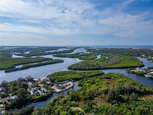 1104 W COLLEGE AVENUE, Ruskin, FL 33570