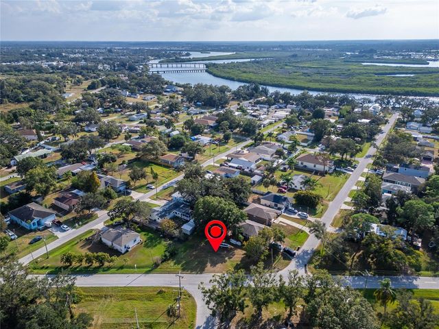 1104 W COLLEGE AVENUE, Ruskin, FL 33570