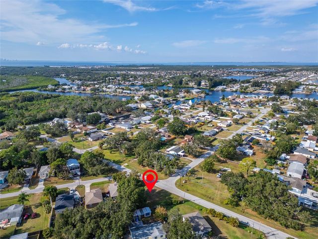 1104 W COLLEGE AVENUE, Ruskin, FL 33570