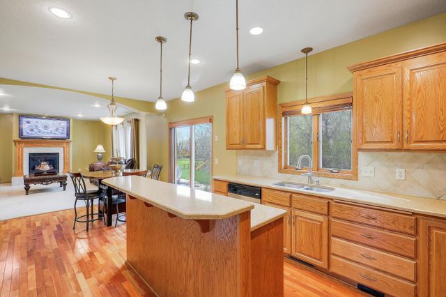 4417 104th Avenue N, Brooklyn Park, MN 55443