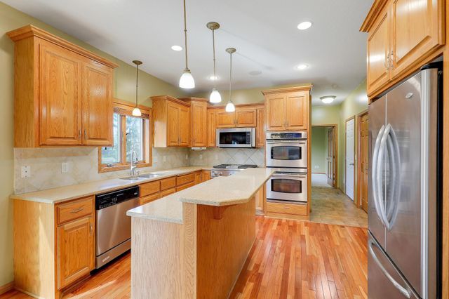 4417 104th Avenue N, Brooklyn Park, MN 55443