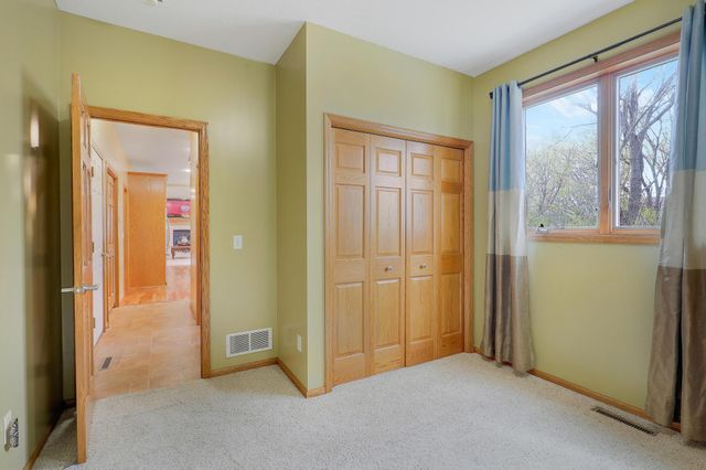 4417 104th Avenue N, Brooklyn Park, MN 55443