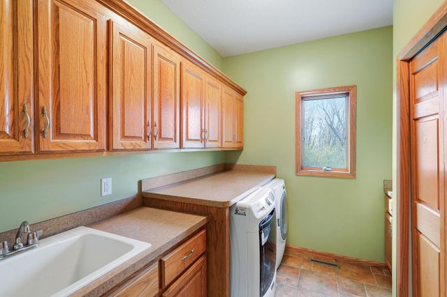 4417 104th Avenue N, Brooklyn Park, MN 55443