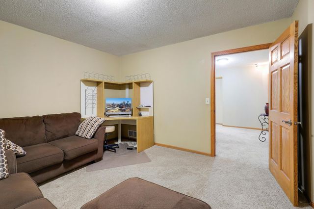 4417 104th Avenue N, Brooklyn Park, MN 55443