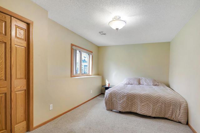 4417 104th Avenue N, Brooklyn Park, MN 55443