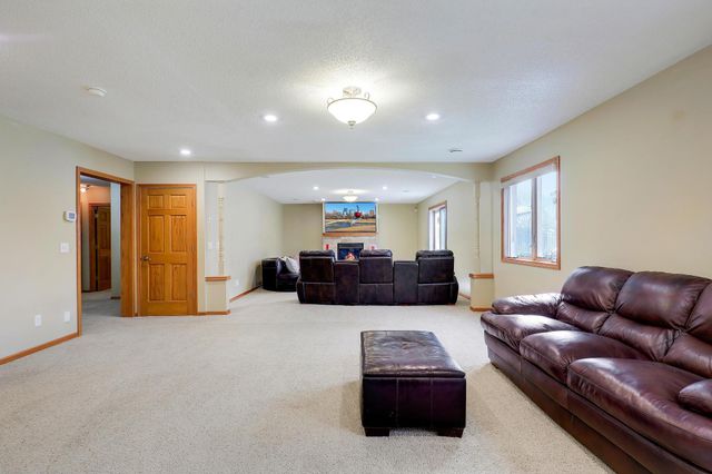4417 104th Avenue N, Brooklyn Park, MN 55443