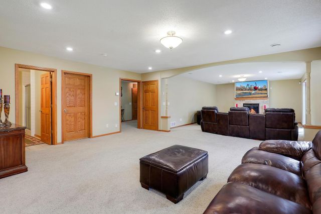 4417 104th Avenue N, Brooklyn Park, MN 55443