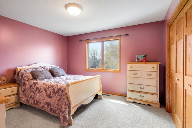 4417 104th Avenue N, Brooklyn Park, MN 55443