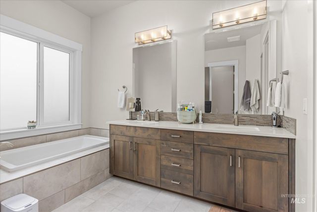 3329 N Cherry Laurel Way, Star, ID 83669