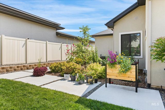 3329 N Cherry Laurel Way, Star, ID 83669