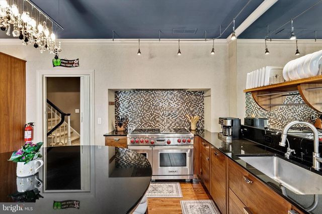 12 GOVERNORS LN, Princeton, NJ 08540