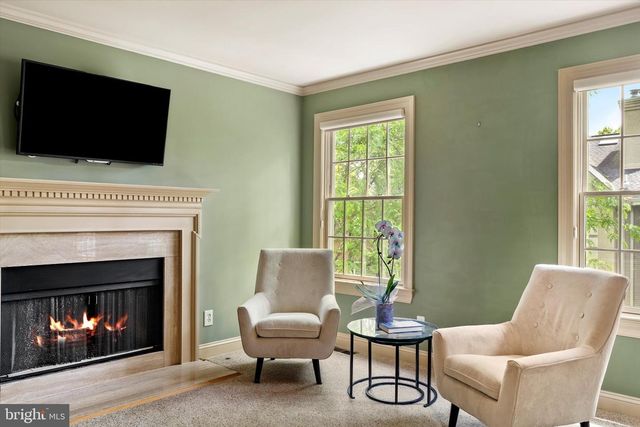 12 GOVERNORS LN, Princeton, NJ 08540