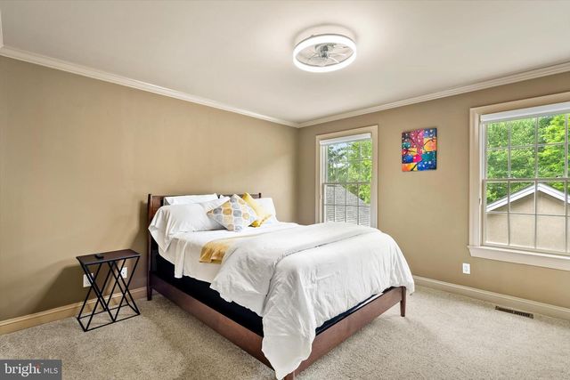 12 GOVERNORS LN, Princeton, NJ 08540