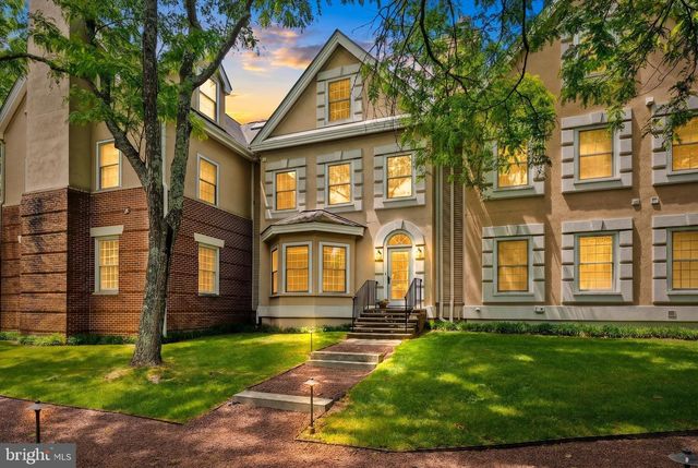 12 GOVERNORS LN, Princeton, NJ 08540