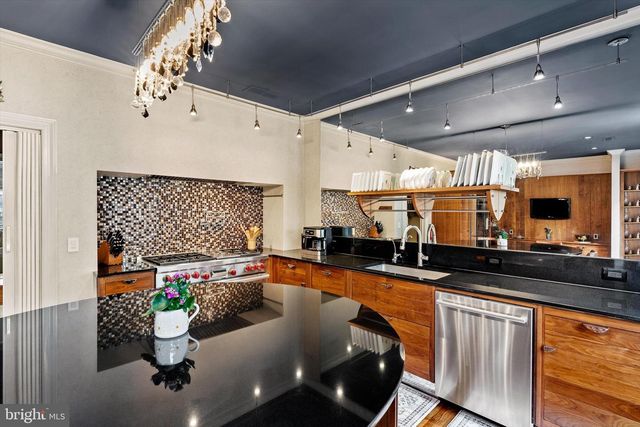 12 GOVERNORS LN, Princeton, NJ 08540