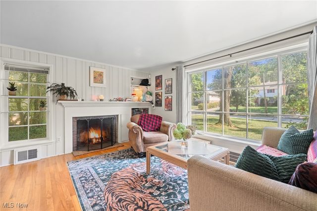 20975 Farnsleigh Road, Shaker Heights, OH 44122