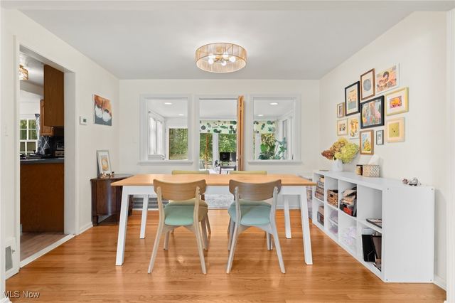 20975 Farnsleigh Road, Shaker Heights, OH 44122