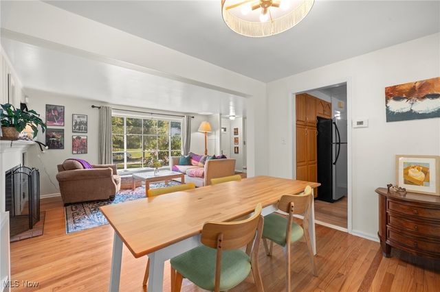 20975 Farnsleigh Road, Shaker Heights, OH 44122