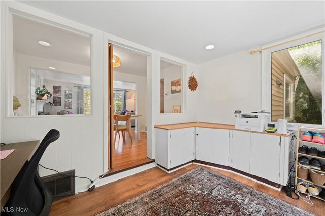 20975 Farnsleigh Road, Shaker Heights, OH 44122