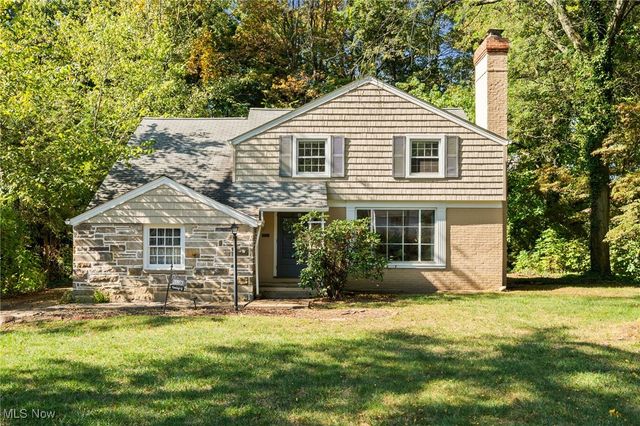 20975 Farnsleigh Road, Shaker Heights, OH 44122