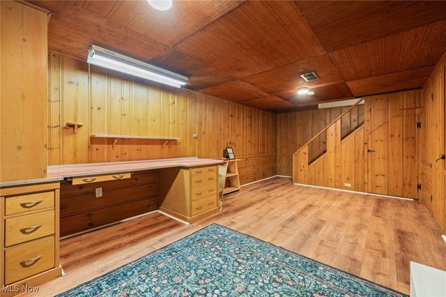 20975 Farnsleigh Road, Shaker Heights, OH 44122