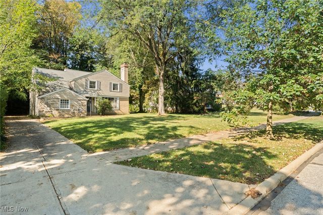 20975 Farnsleigh Road, Shaker Heights, OH 44122