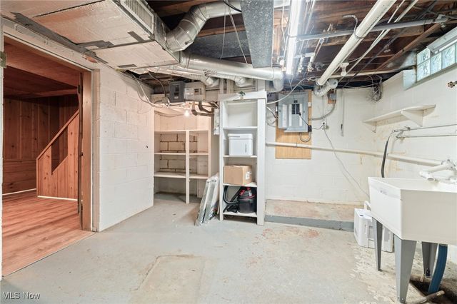 20975 Farnsleigh Road, Shaker Heights, OH 44122