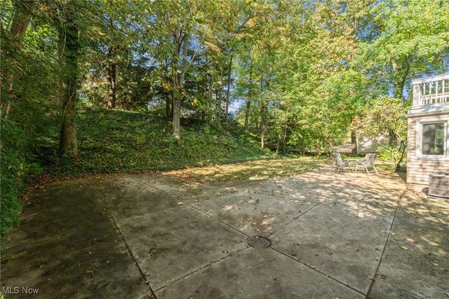 20975 Farnsleigh Road, Shaker Heights, OH 44122