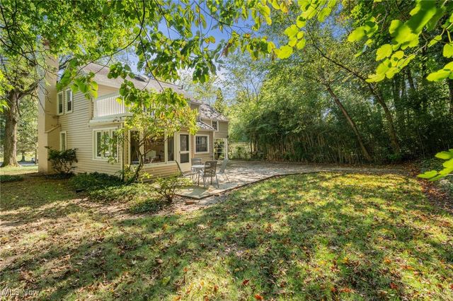 20975 Farnsleigh Road, Shaker Heights, OH 44122