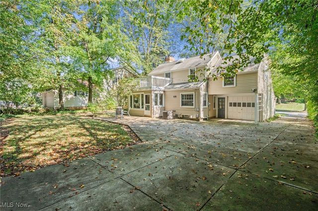 20975 Farnsleigh Road, Shaker Heights, OH 44122