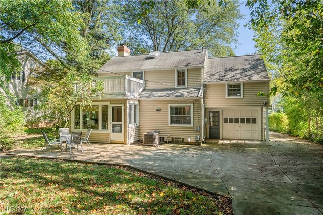 20975 Farnsleigh Road, Shaker Heights, OH 44122
