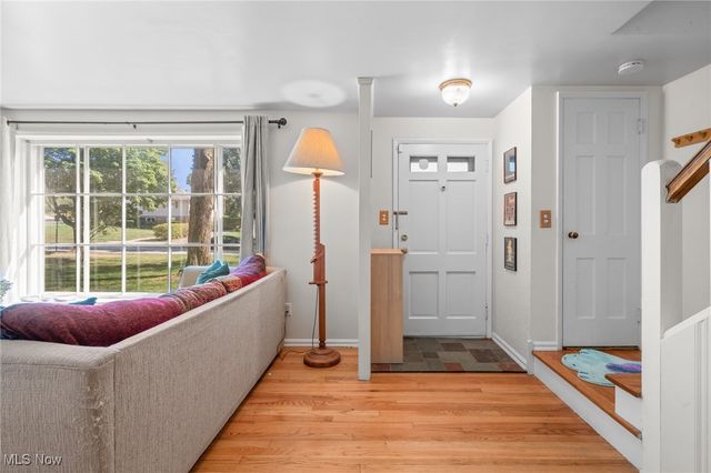 20975 Farnsleigh Road, Shaker Heights, OH 44122