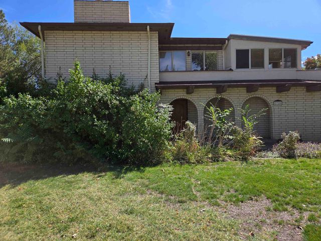 2720 N 8th Court, Grand Junction, CO 81506