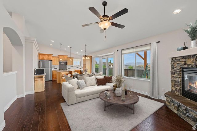 438 W CIMARRON AVE, Saratoga Springs, UT 84045