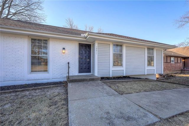 10411 W 49th Place, Shawnee, KS 66203