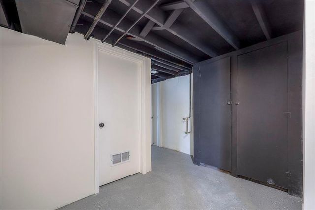 10411 W 49th Place, Shawnee, KS 66203