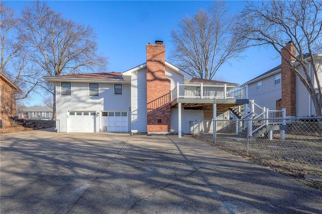 10411 W 49th Place, Shawnee, KS 66203