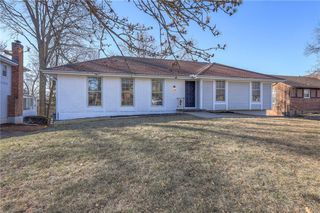 10411 W 49th Place, Shawnee, KS 66203