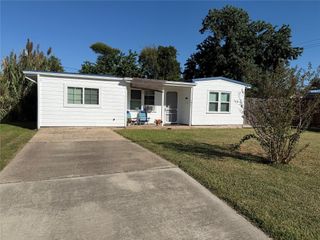 1011 S 3rd Street, La Porte, TX 77571