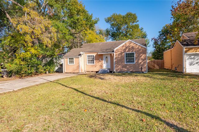 715 Center Street, Pasadena, TX 77506