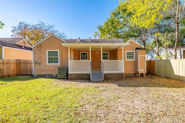 715 Center Street, Pasadena, TX 77506
