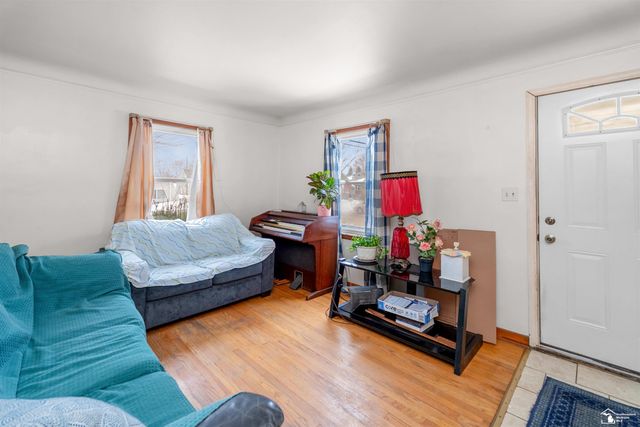 1331 Detroit Avenue, Lincoln Park, MI 48146