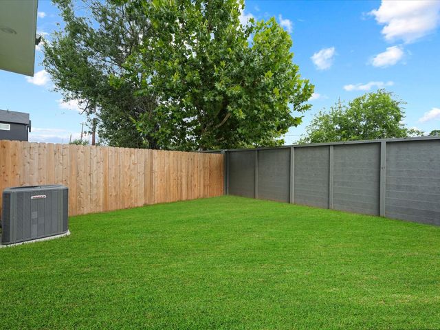 4830 Pinemont Drive, Houston, TX 77091