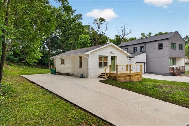 3111 W 43rd Avenue, Kansas City, KS 66103