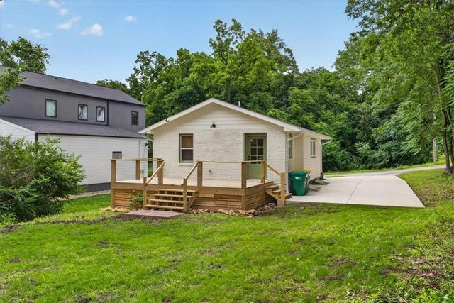3111 W 43rd Avenue, Kansas City, KS 66103