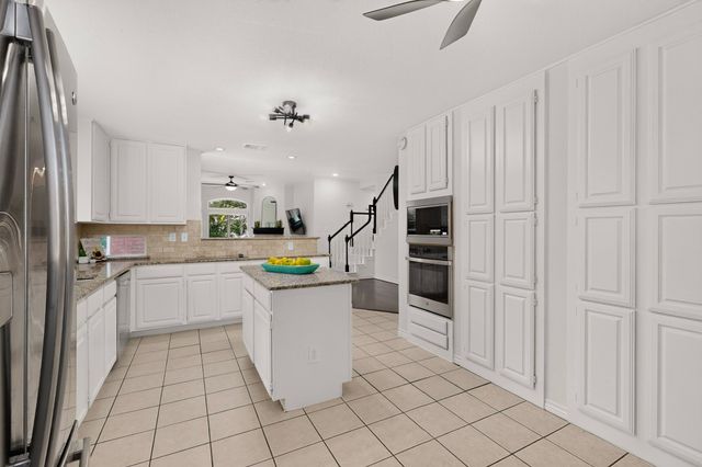 3400 Paint Brush Lane, Bedford, TX 76021