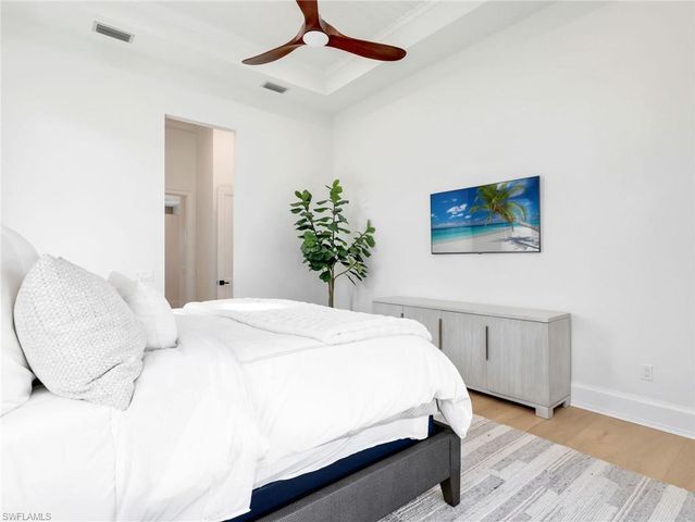 1749 Wavecrest CT, Marco Island, FL 34145