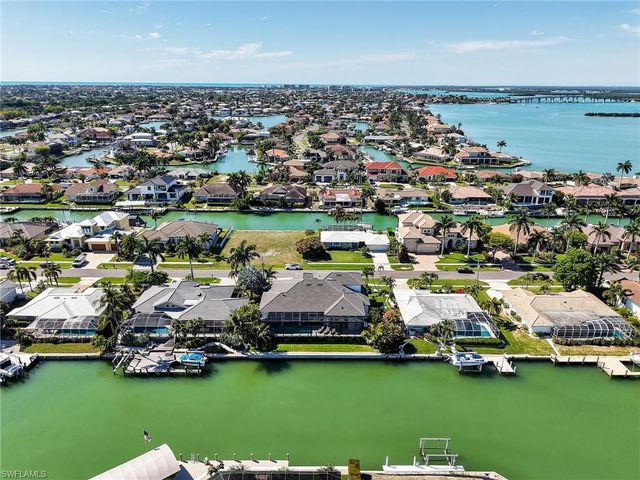 1749 Wavecrest CT, Marco Island, FL 34145